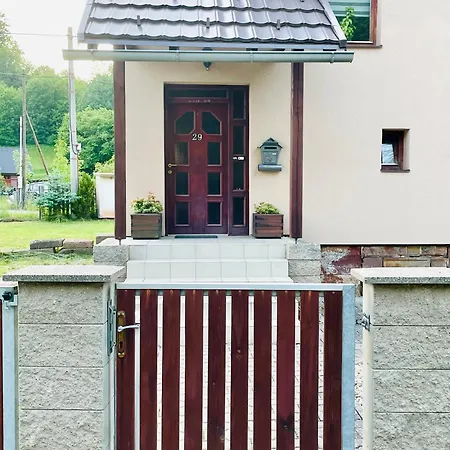 度假居 V Podkrkonosi *